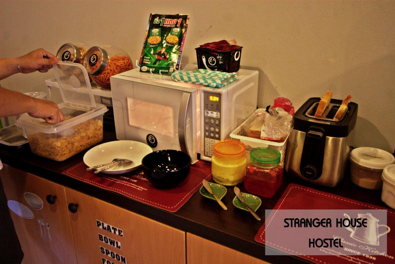 Stranger House Pansiyon Chiang Mai Dış mekan fotoğraf